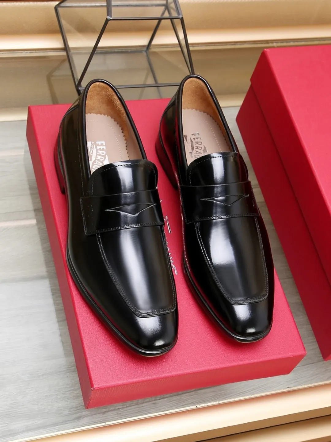Factory P620💰🔥《Ferragamo》👏Latest•High-end top brand luxury~purchasing agent, top~quality. New fashionable business men's shoes🔜The uppers are made of original open-edge beaded cowhide➕cowhide·lining, with fine workmanship. The original stylish and soft combination wear-resistant and non-slip outsole is light and comfortable on the feet. The real thing looks better in real life. Size: 38/44
